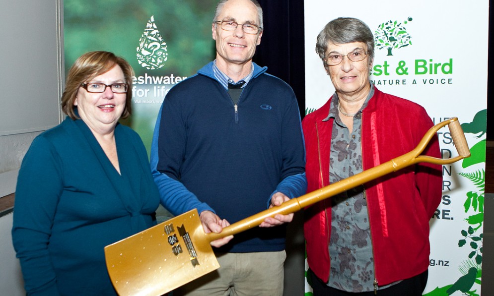Richard Hursthouse, Anne Denny and Claire Stevens with the golden spade award.