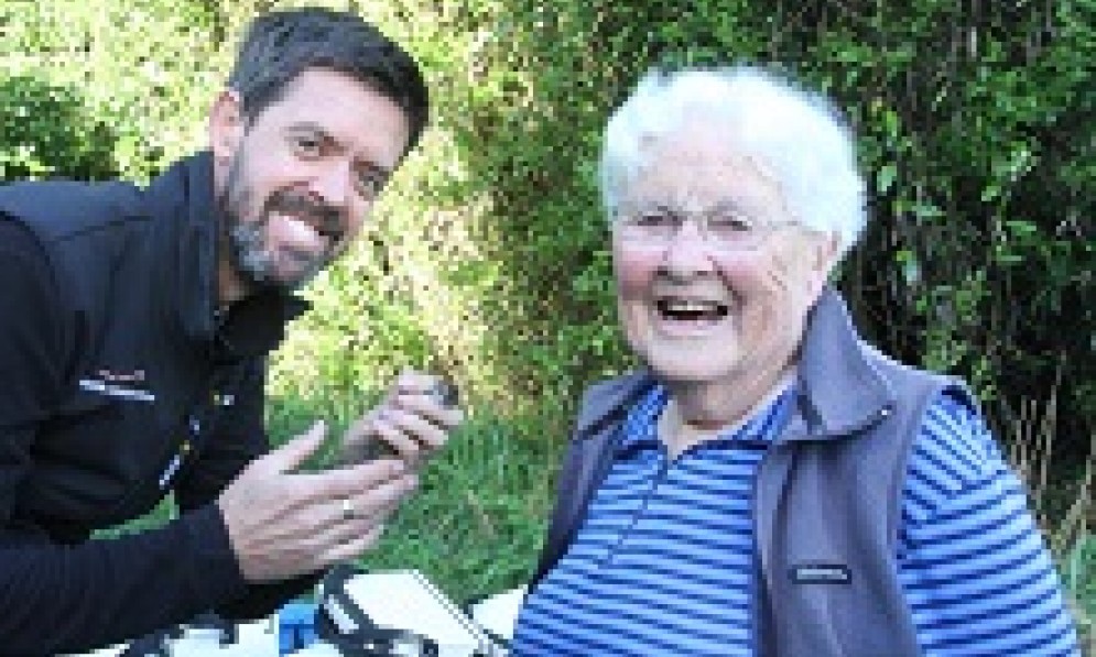 Wanda Tate with Kevin Parker and a fernbird