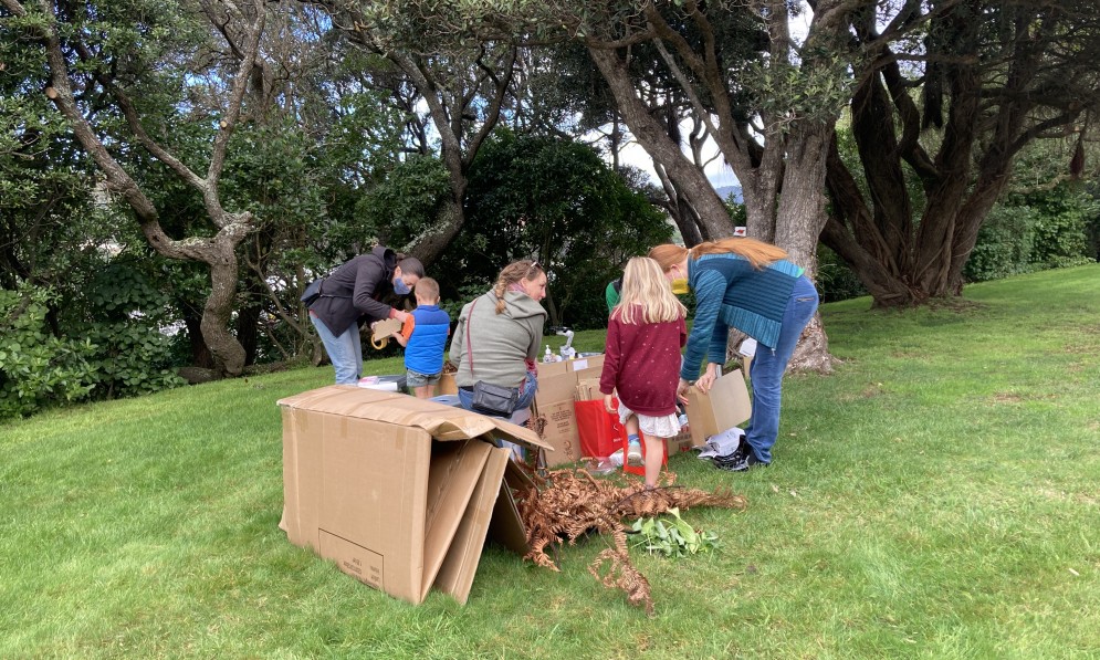 KCC families participating in the Nature and Play project run by Massey University