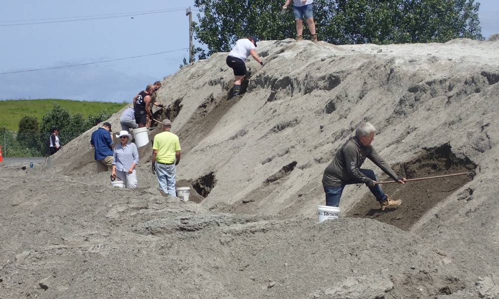 The stockpile of fossil-rich sediment from the shaft of Watercare’s Central Interceptor Project. Image Bruce Hayward